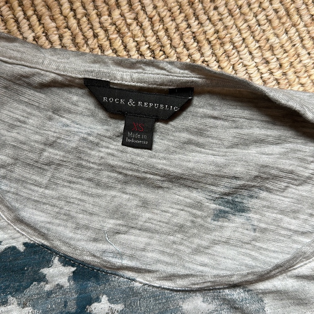 7 - NWT/NWOT Women's short sleeve tops - all "like" size small - lots of brands - Picture 15 of 15